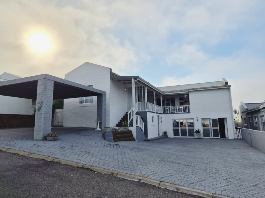 4 Bedroom Property for Sale in Stilbaai Wes Western Cape